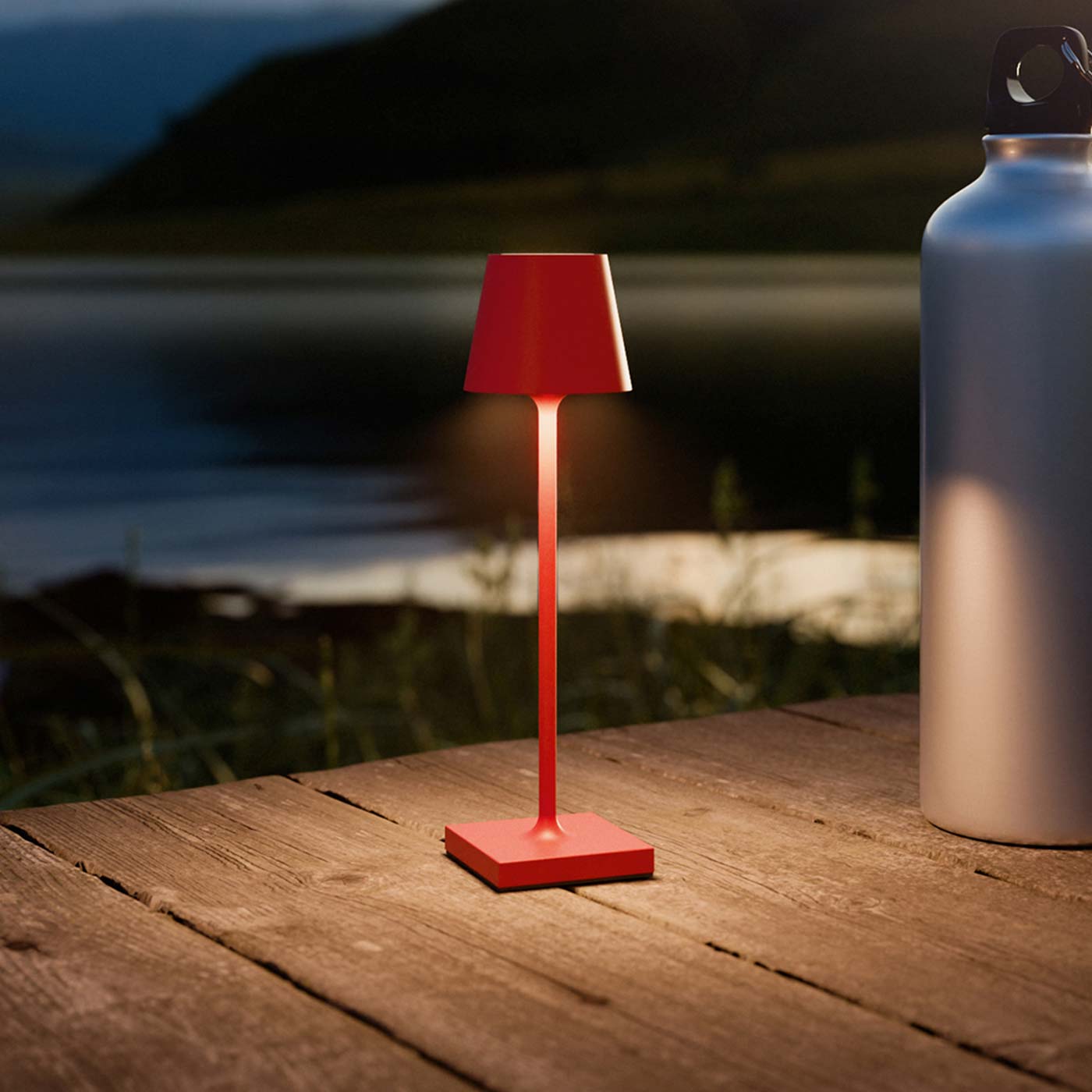 Sigor Nuindie pocket, lampe sans fil, rechargeable en rouge au camping