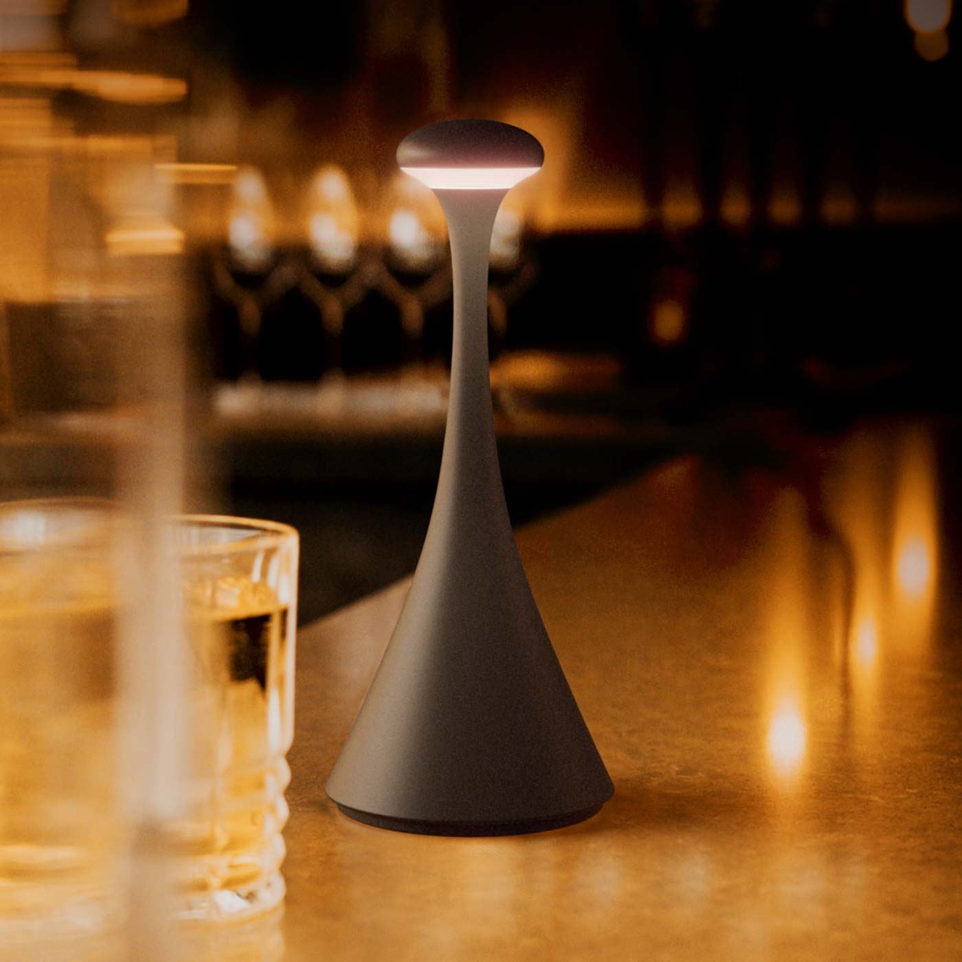 Nudrop mini lampe, sans fil, rechargeable noir au bar