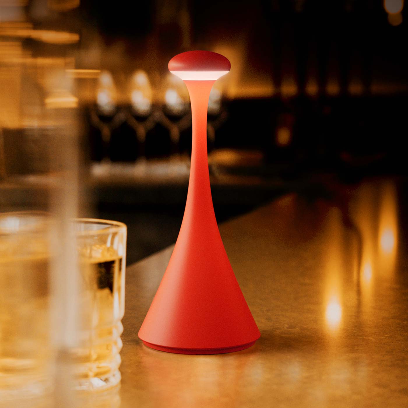 Nudrop mini lampe, sans fil, rechargeable rouge au bar