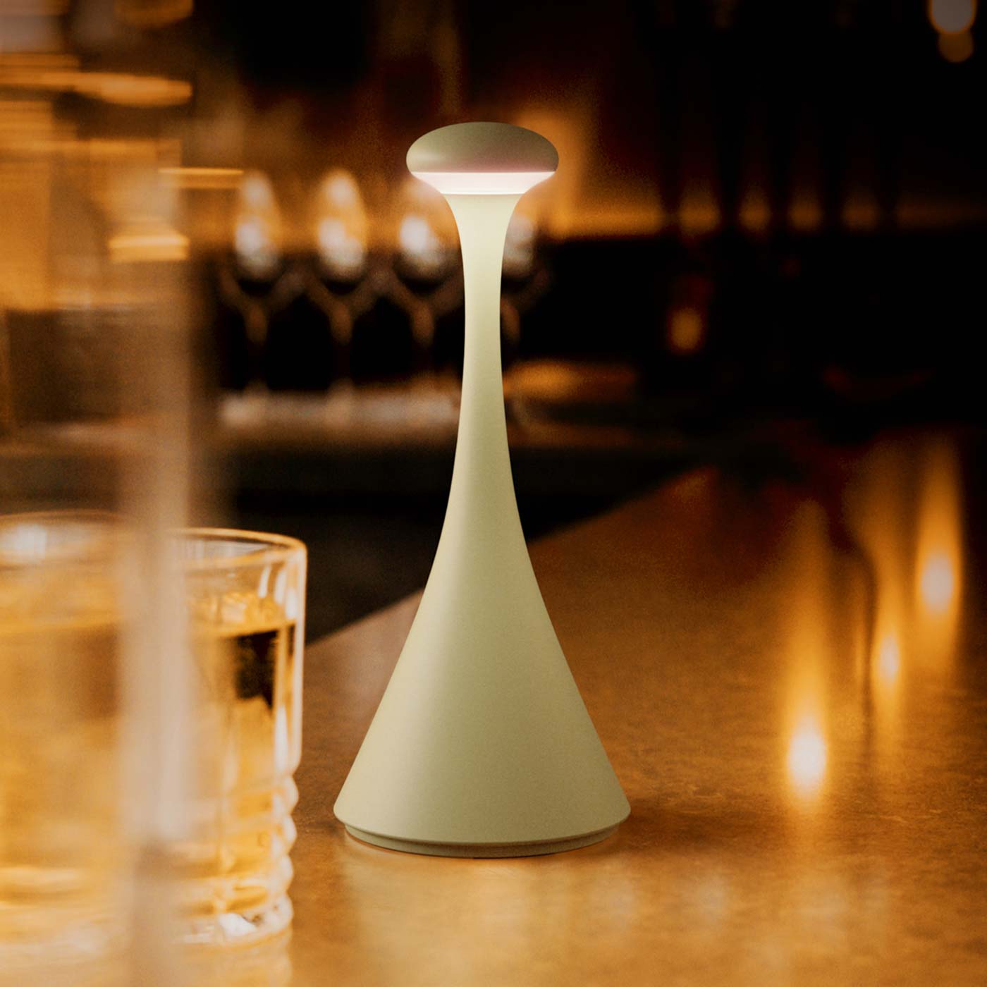 Nudrop mini lampe, sans fil, rechargeable vert au bar