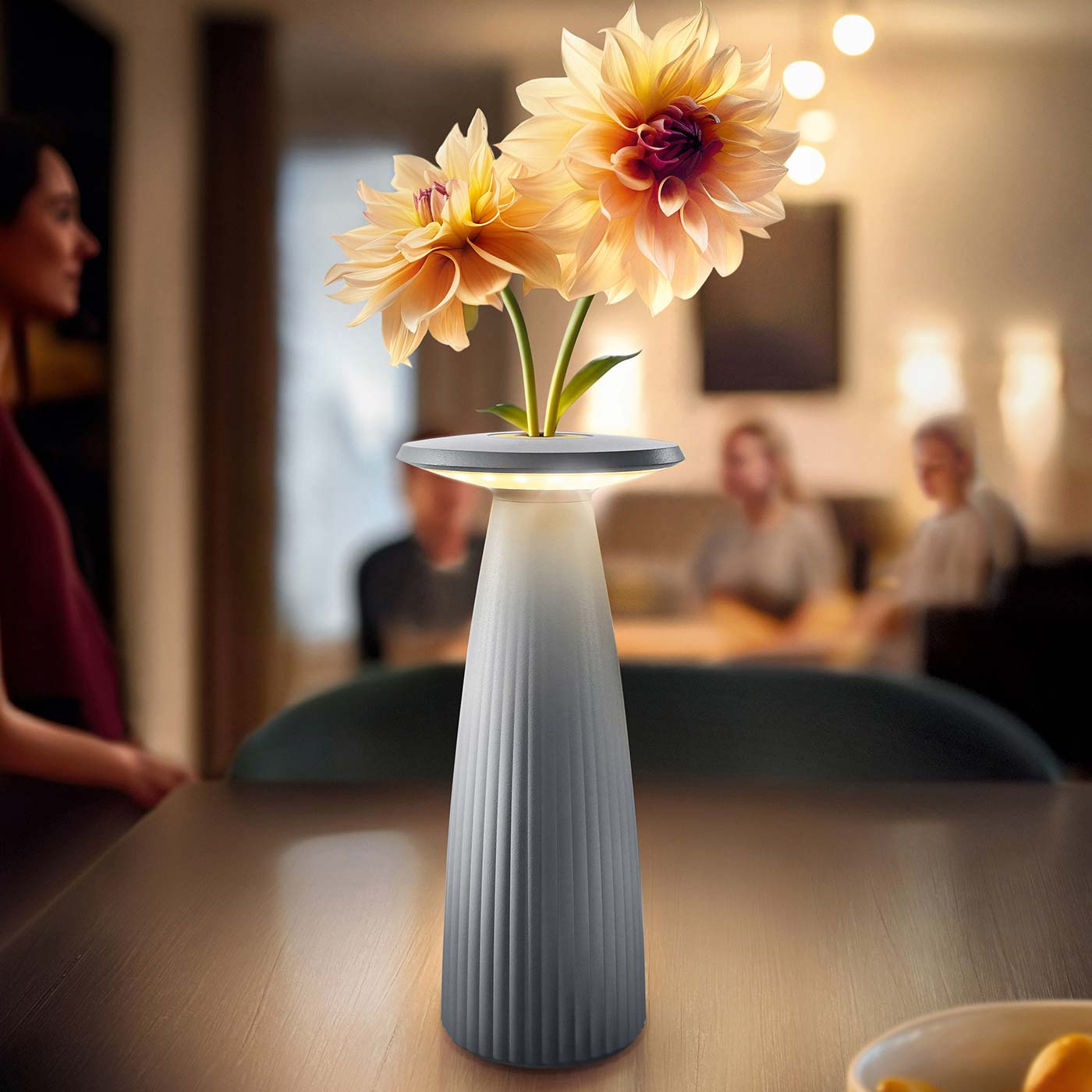 Sigor Nuflair lampe, vase à fleurs, sans fil, rechargeable en gris avec des fleurs