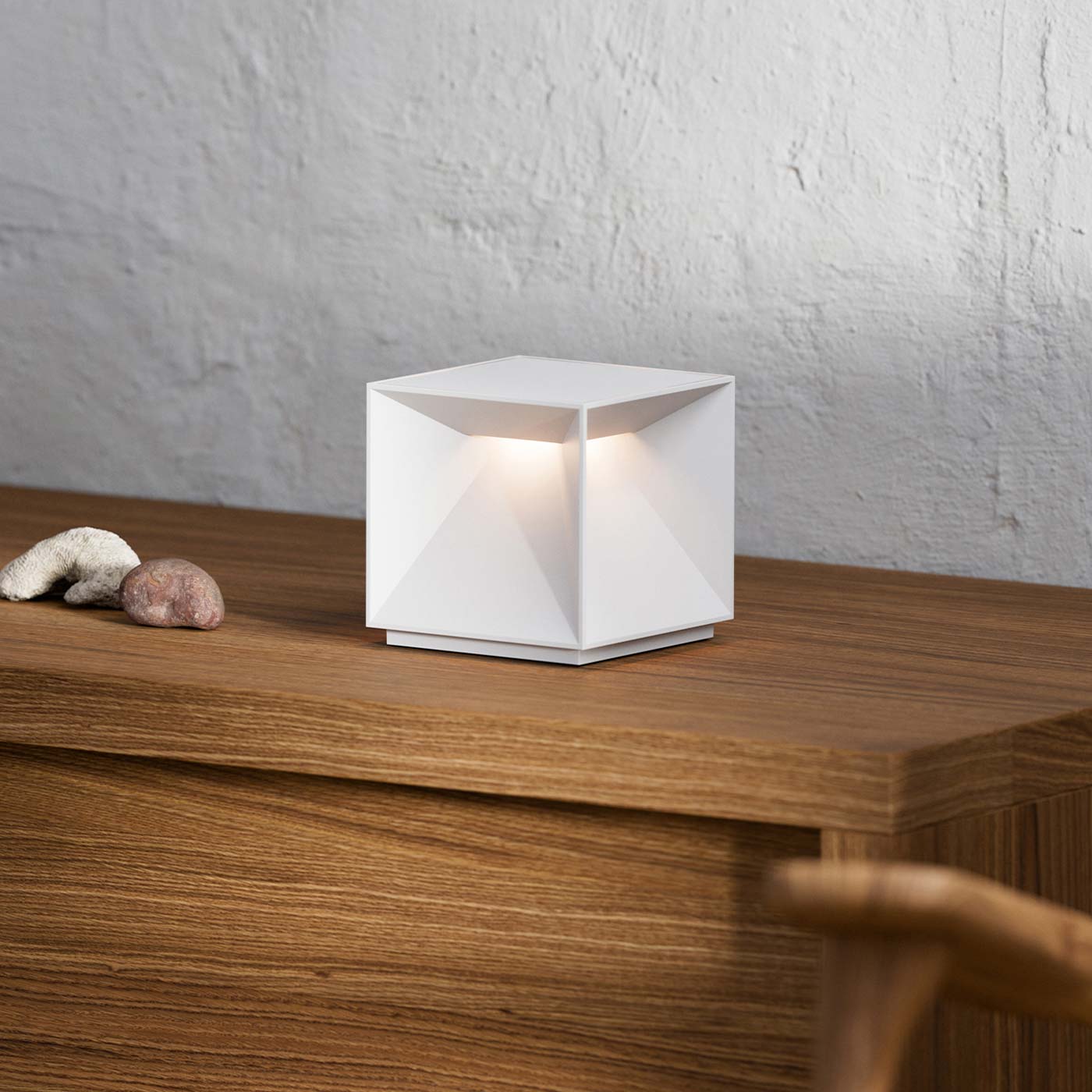 Sigor Nutalis lampe cubique sans fil, rechargeable blanc sur le buffet