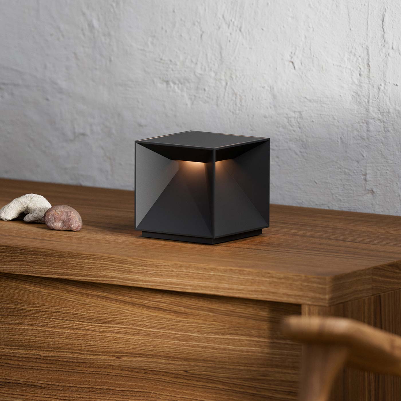 Sigor Nutalis lampe cubique sans fil, rechargeable noir sur le buffet