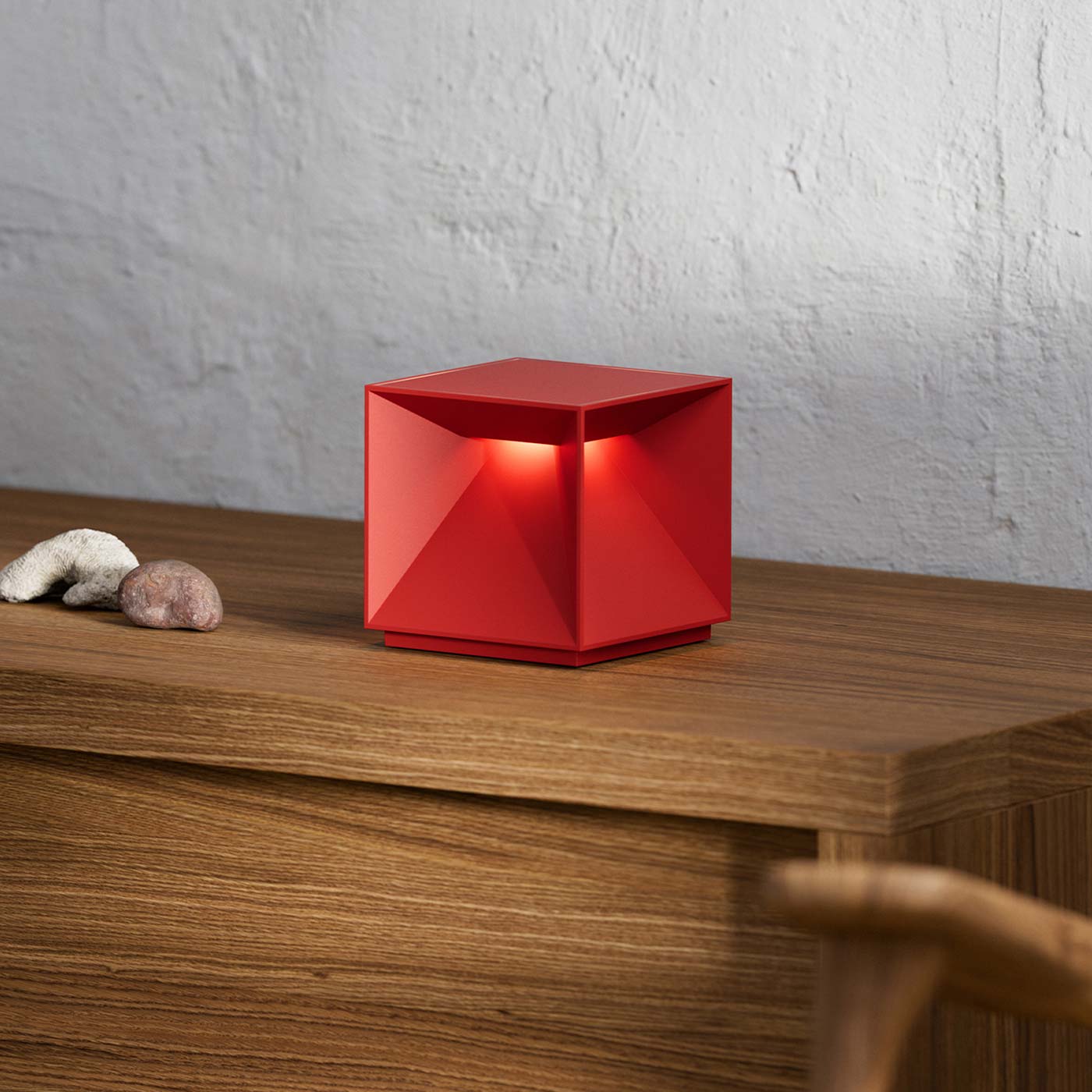 Sigor Nutalis lampe cubique sans fil, rechargeable rouge sur le buffet