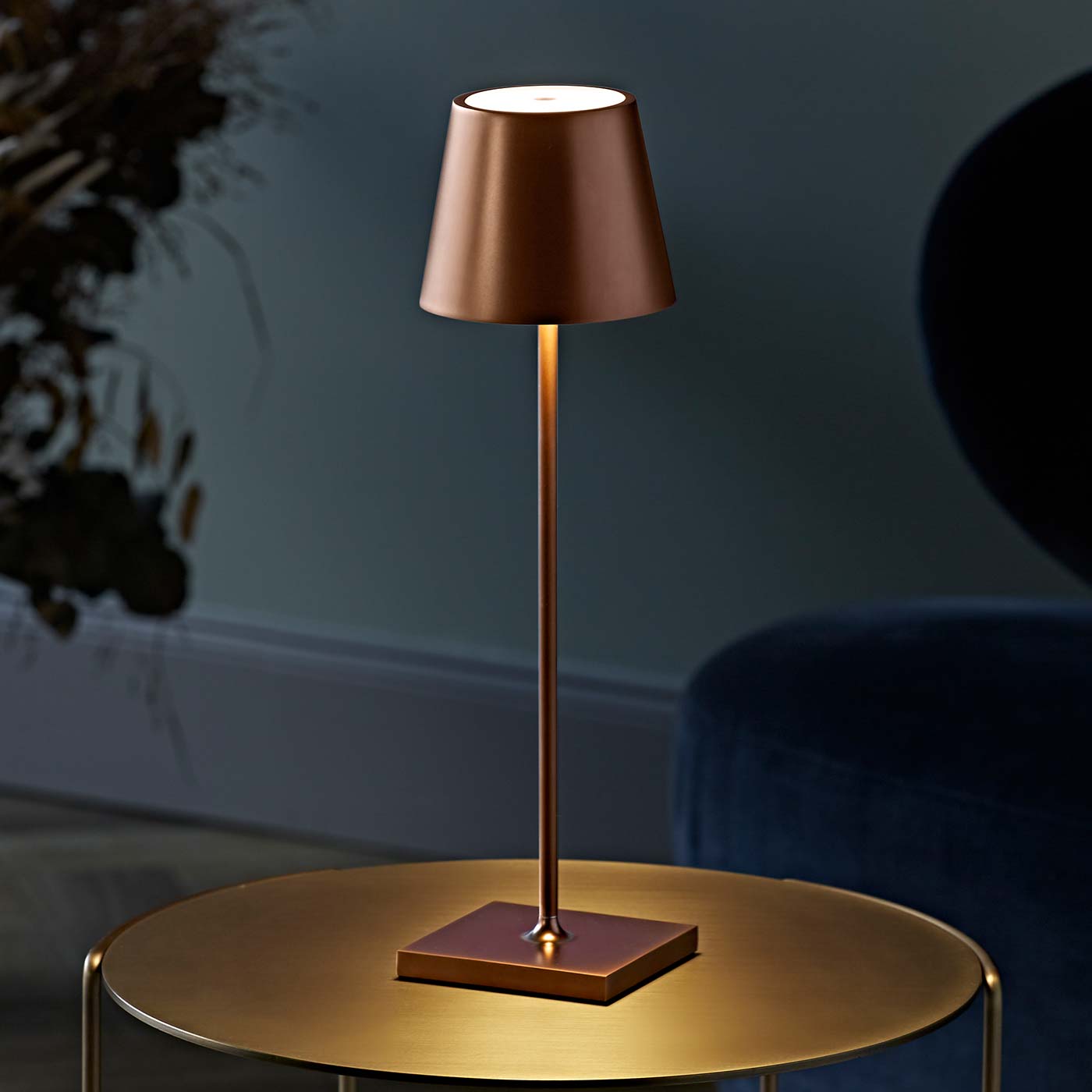 Sigor Nuindie lampe, sans fil, rechargeable en bronze au salon